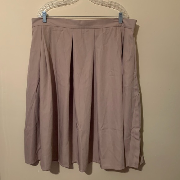 Chou Yatou Skirt - Picture 2 of 3